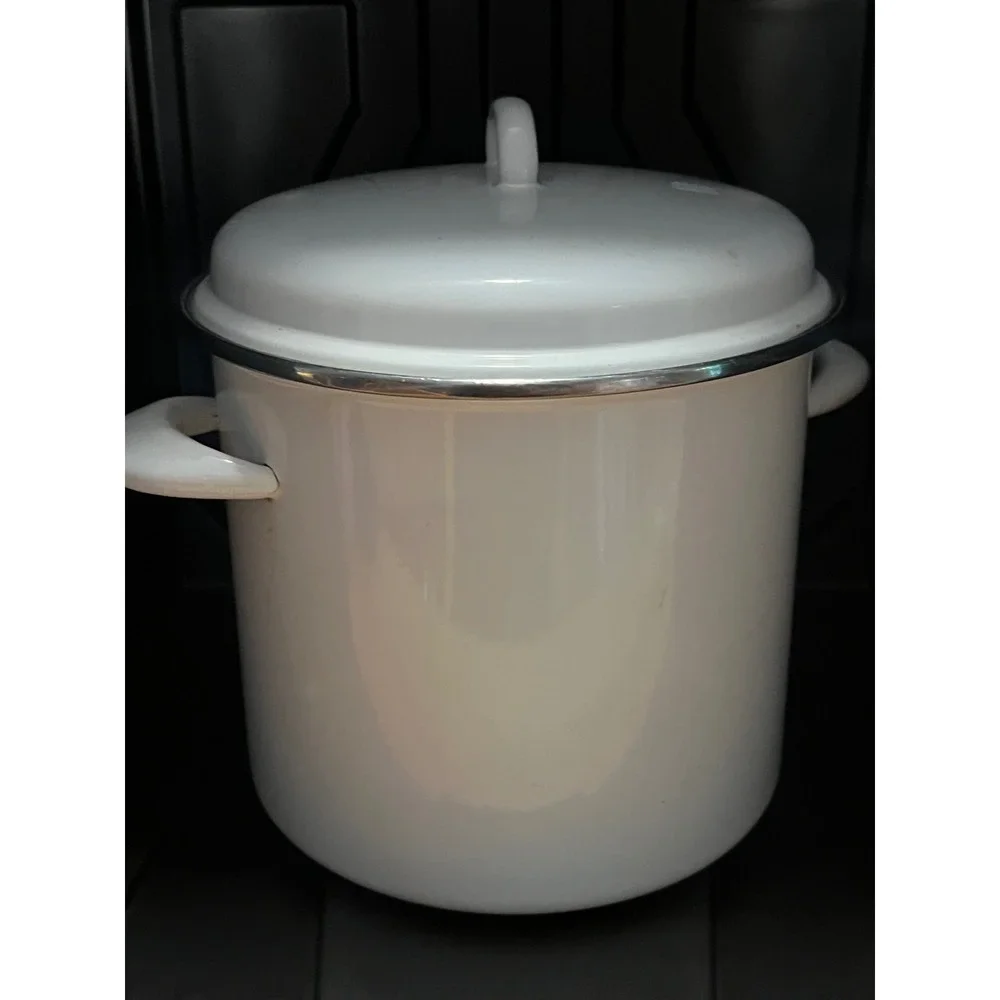 Vintage White Enamel‎ Stock Pot with Lid Large Soup Stew Pot 8.25 Inch Tall